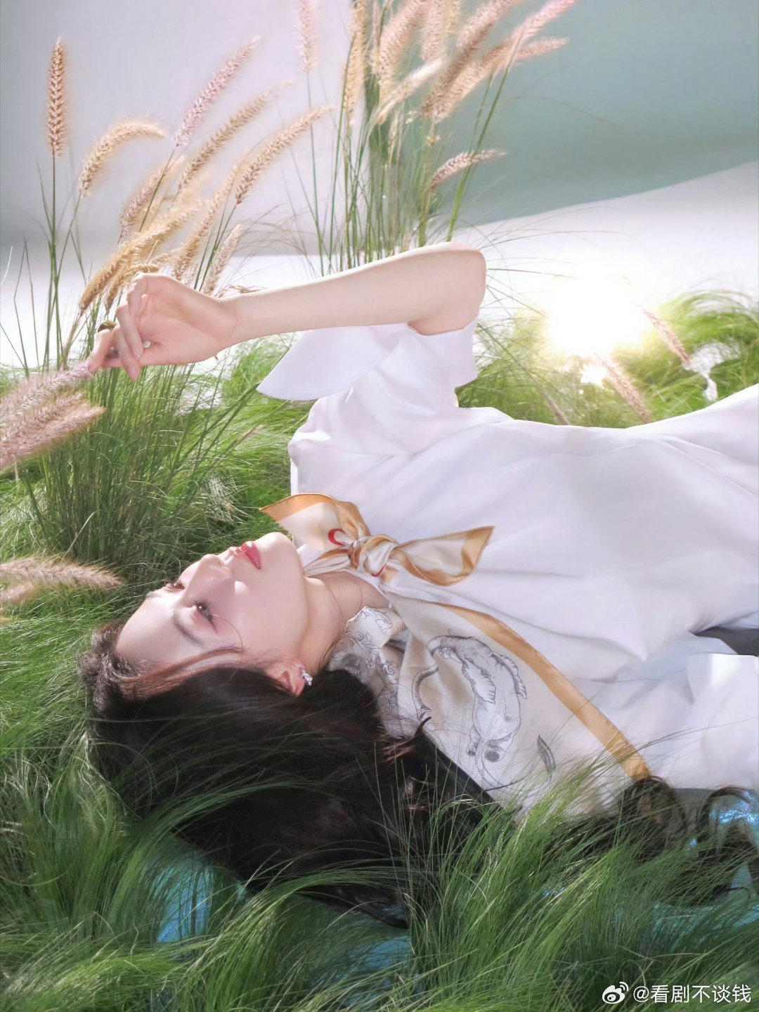 越来越精彩的年年岁岁，最美好的刘诗诗生日快乐，一直一直走花路吧刘诗诗39岁捧花照