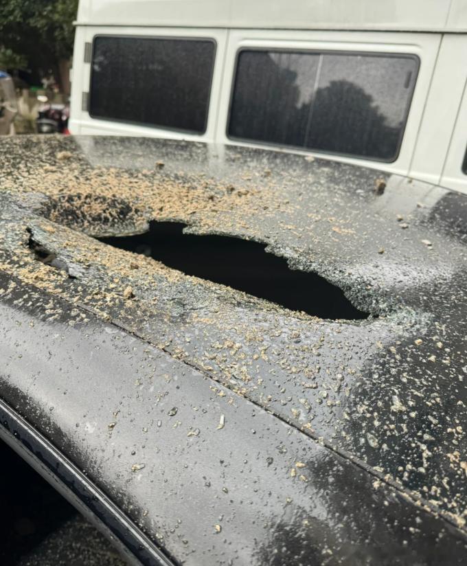 高层墙皮脱落，威力极大，一定要小心！