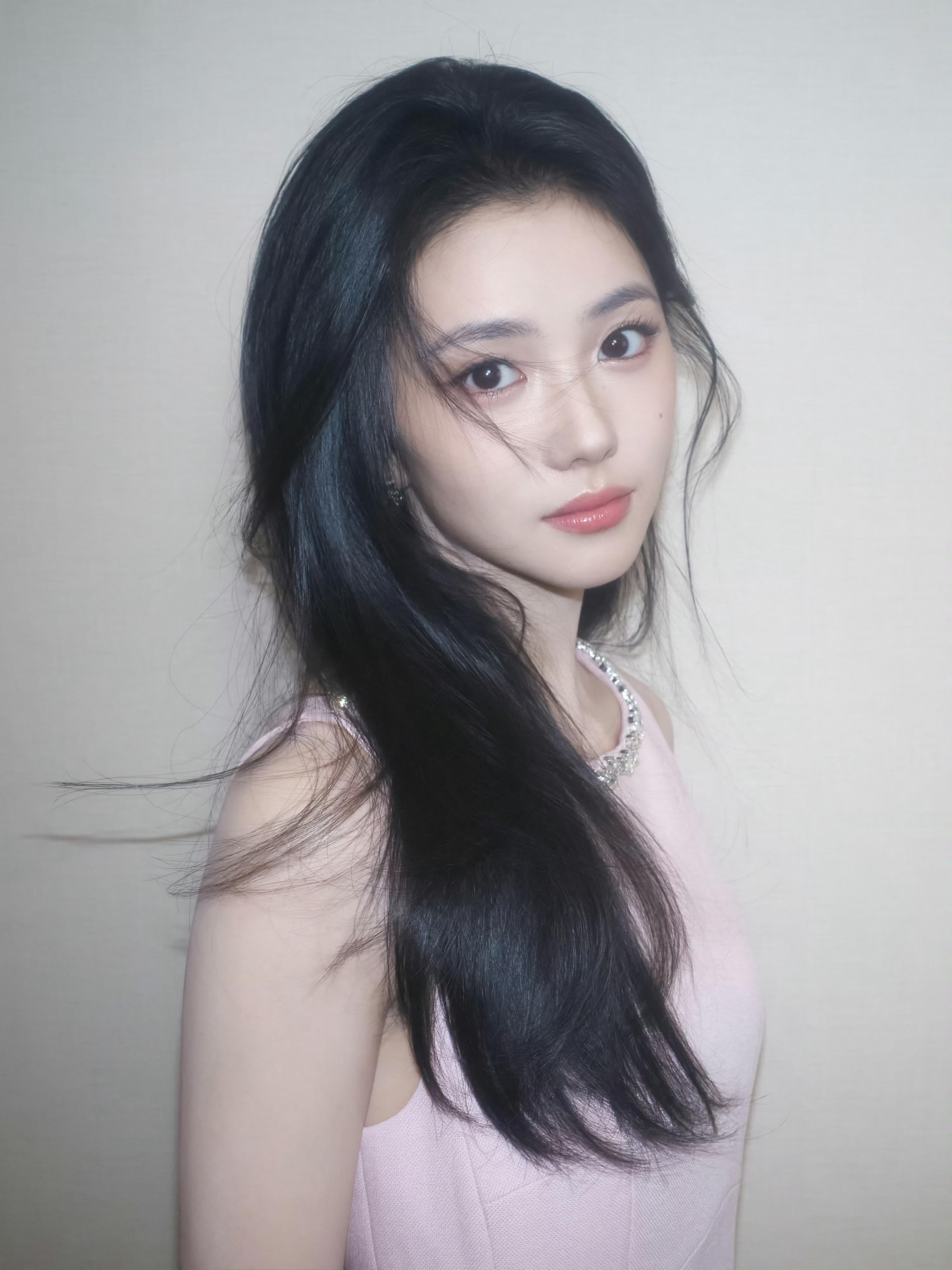 刘浩存工作室～懂事的话就继续给存子多拍CCD💅🏻​​​