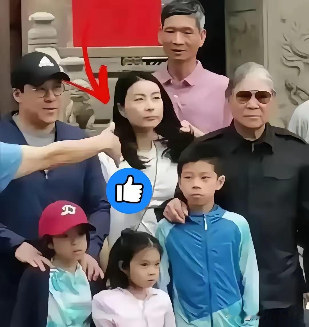 真没想到，郭晶晶这就把霍家给“整顿”了？霍启刚自己都坦白，以前家里聚会那是红