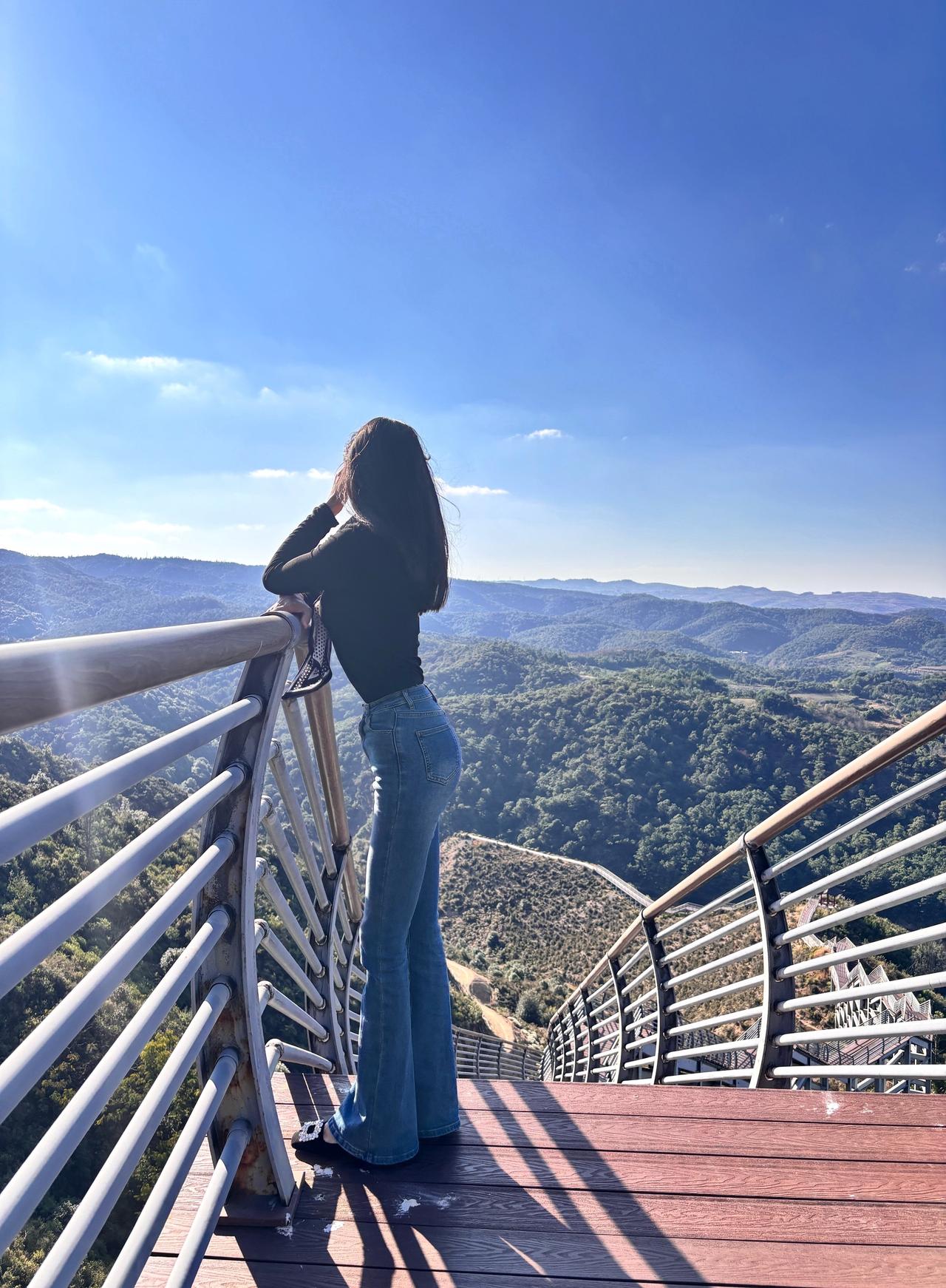 所有靠近你的人只有一个目的,拿点东西走,比如金钱,关注,情绪价值,性价值,灵感,