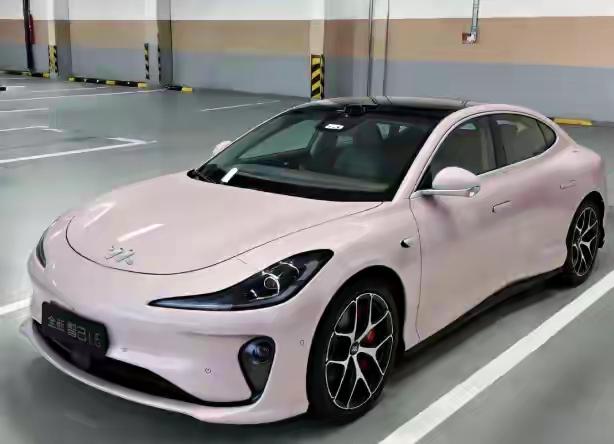 我朋友上周提了辆MG4，从杭州开回来跟我说：表显680，高速跑了520公里还有电