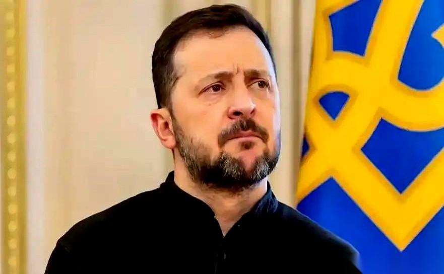 很多人都在想，都打成这样了，泽连斯基怎么还活蹦乱跳的？想干掉他，对俄罗斯来说，不