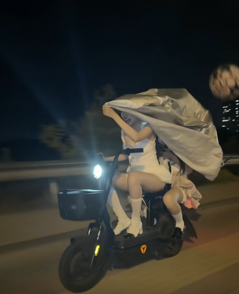 超人历险记。能不能不要突然下雨
