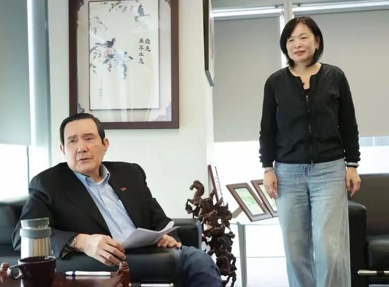 随着马英九和周美青相继发表了声明，这至少证明了马英九和马家之间是存在严重分歧的，