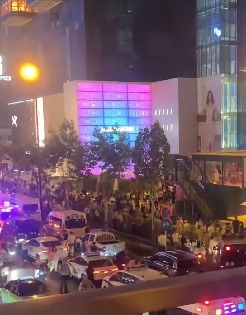 西安赛格这次事件，比照西贝莜面过往风波，冲击力直接高出数十个层级，属于年度现象级