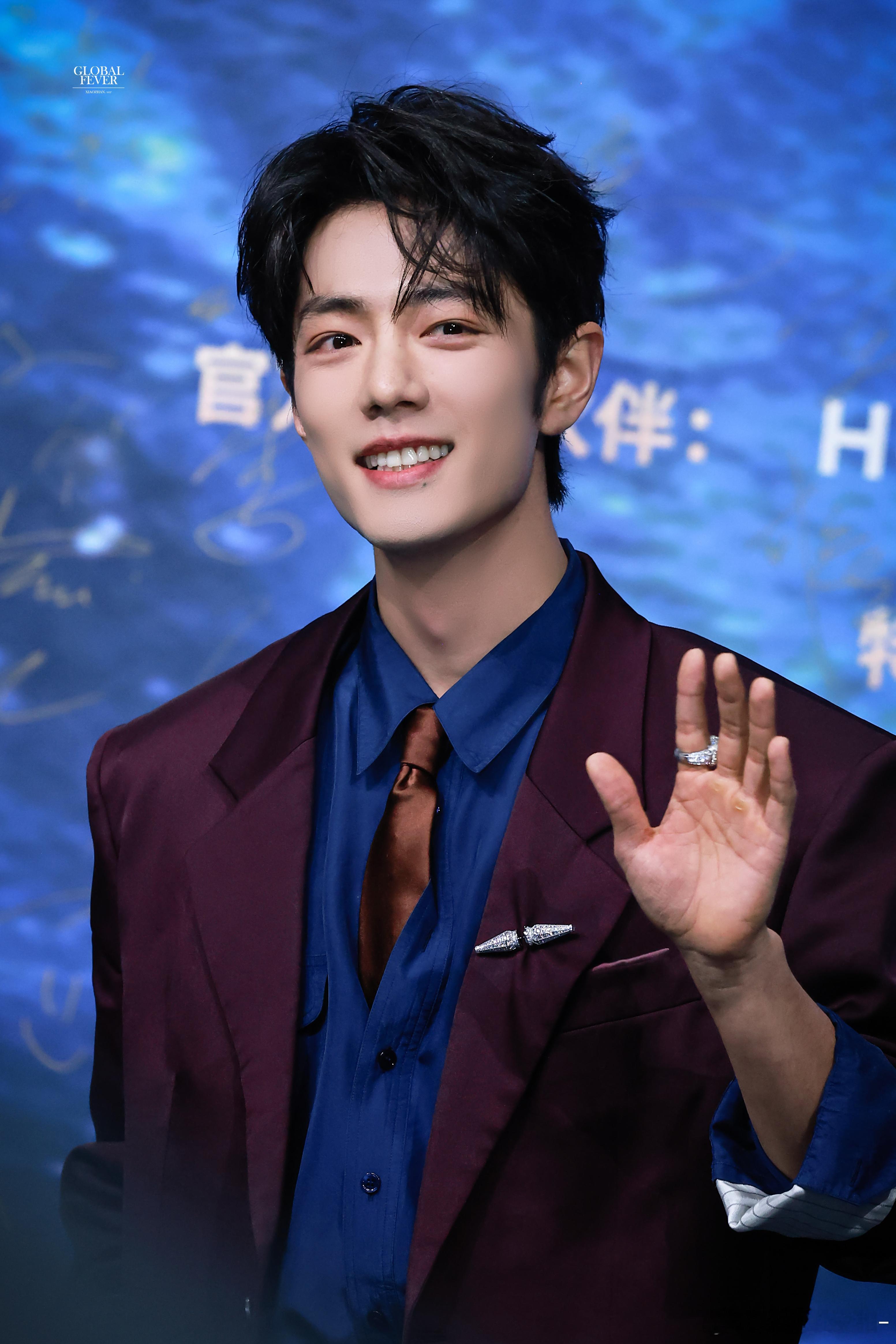 哎呦这个肖战手又受伤了一直觉得这种伤是特别疼的