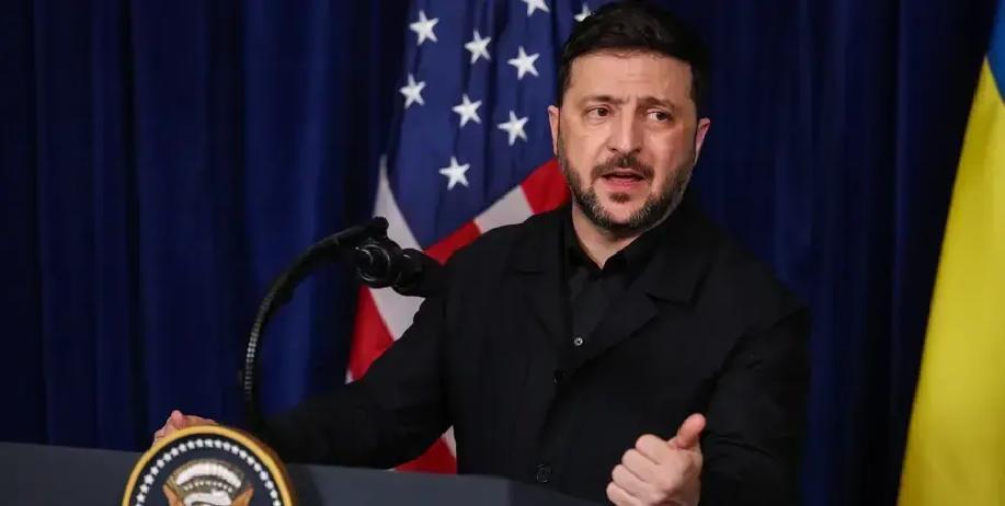 在巴黎忙前忙后拉盟友时，泽连斯基应该没想到，真正掉链子的不是欧洲，而是他最看重的