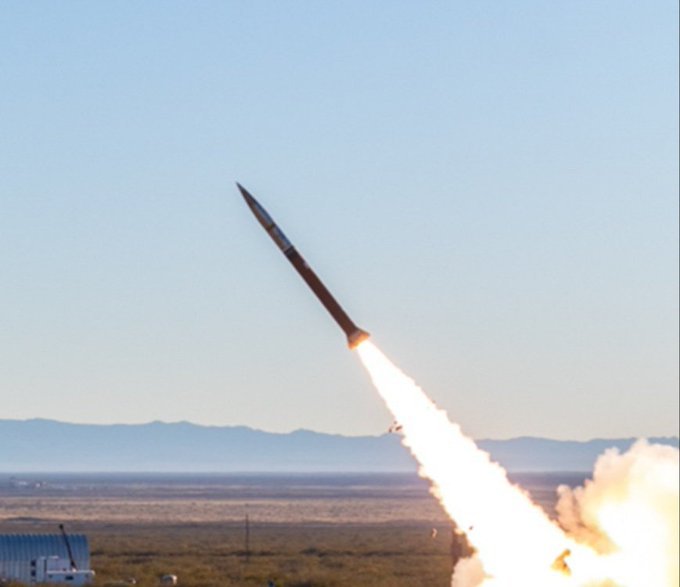 增程型GMLRS完成M270A2首次发射并完成替代战斗部系统鉴定测试2026年2