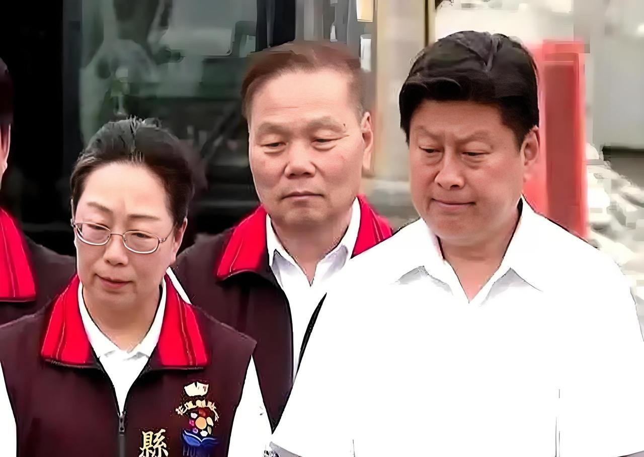 财产申报！徐榛蔚和傅崐萁共背债4000余万债务台“监察院”今天公布公职人员财产