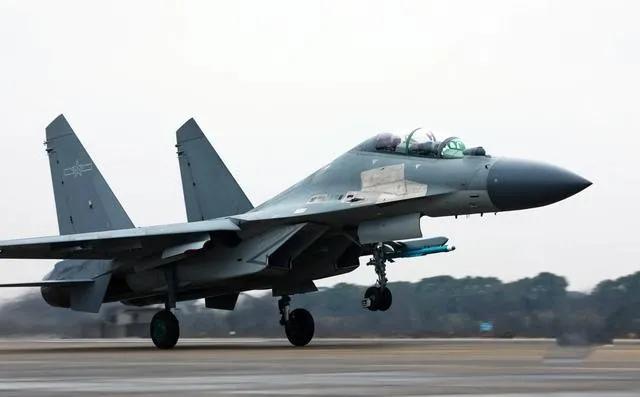 一旦歼10CE降落在平壤，下一秒，美军的F-35、萨德雷达和日本的出云号航母，就