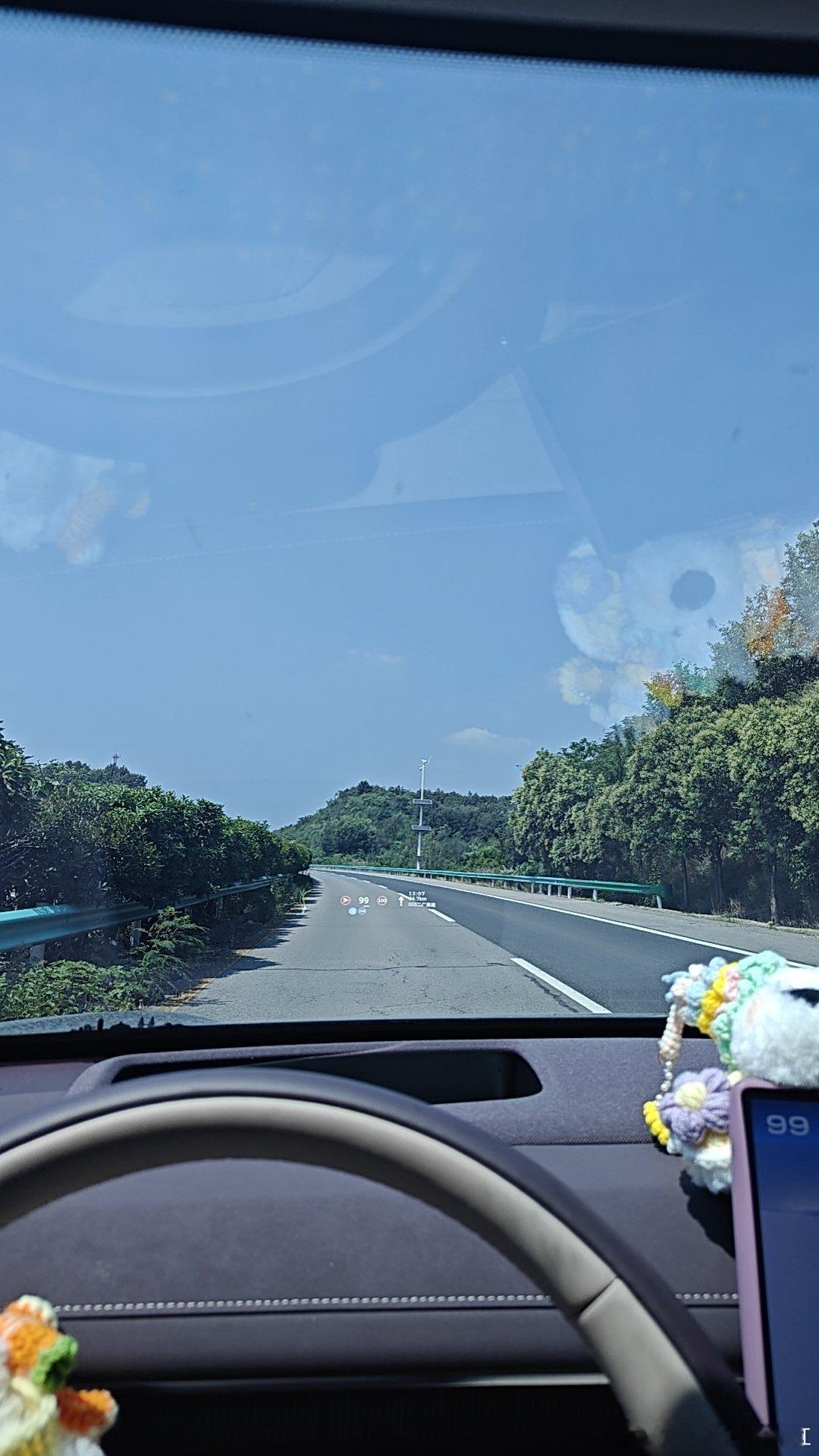 夏末的燥热被秋风尽数吹散，温柔的秋阳铺满山野，风里裹挟着草木与桂花香，最适合自驾出游的季节悄然而至。