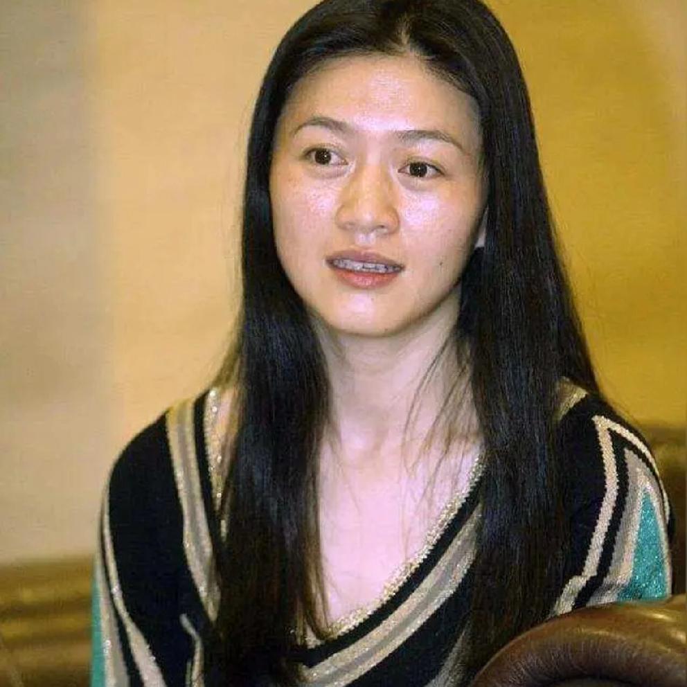 关于田海蓉，很多事情都不足为信。例如传说中她和陆毅、鲍蕾的三角恋，田海蓉被说
