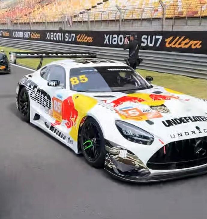 王一博85号赛车新车衣王一博赛车白色车衣王一博85号赛车新车衣，王一博赛车白