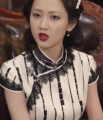 1936年，胡宗南爱上了有夫之妇黄鹤云，他甩给对方1000大洋“钱归你丈夫，你归