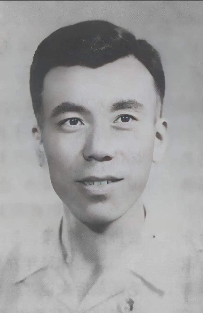1952年，一架准备向志愿军阵地投放特工的美军运输机，飞到目标区域后没有按计划完