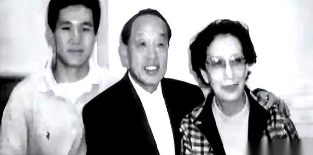 前外长李肇星的儿子，李禾禾，第一次上岳父家门，就把歌唱家阎维文给看愣了。20