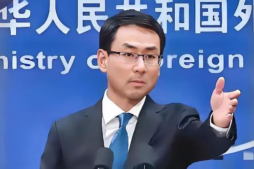 把认怂包装成智慧，这书是白读了吗？居然还有人鼓吹“在强权面前低头叫大智慧”，甚