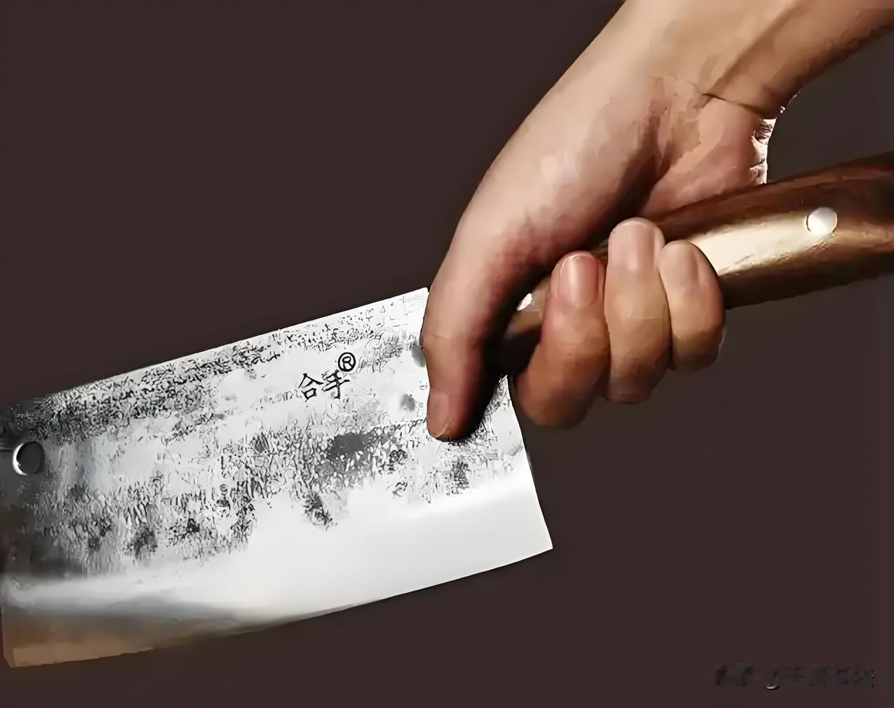 湖南资兴，一54岁男子喝完酒后，想和48岁的情人发生关系，突然发现情人卧室藏了另