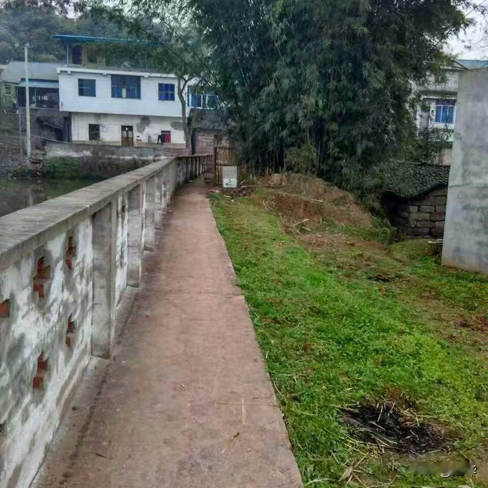 这幢房子有那些风水上的问题，大家评论一下谢谢。