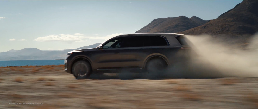 理想L9最新视频来了，里面又是不少的信息量，我截屏一些大家看看有没有发现1、超级