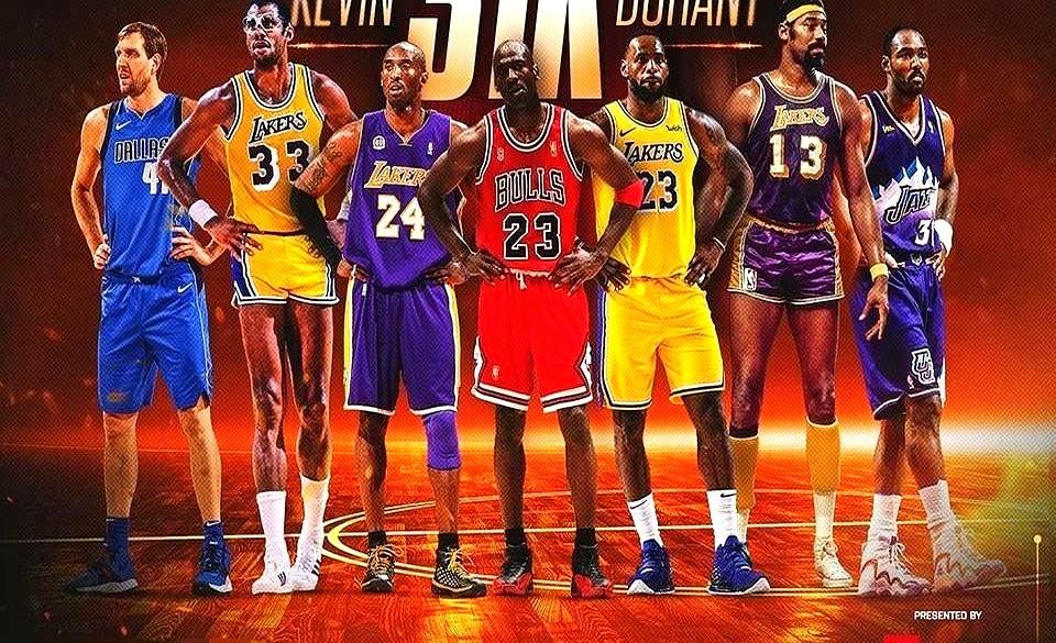 37岁的杜兰特还在“上分”。最新消息：他刚用一记三分把张伯伦踢到历史第八