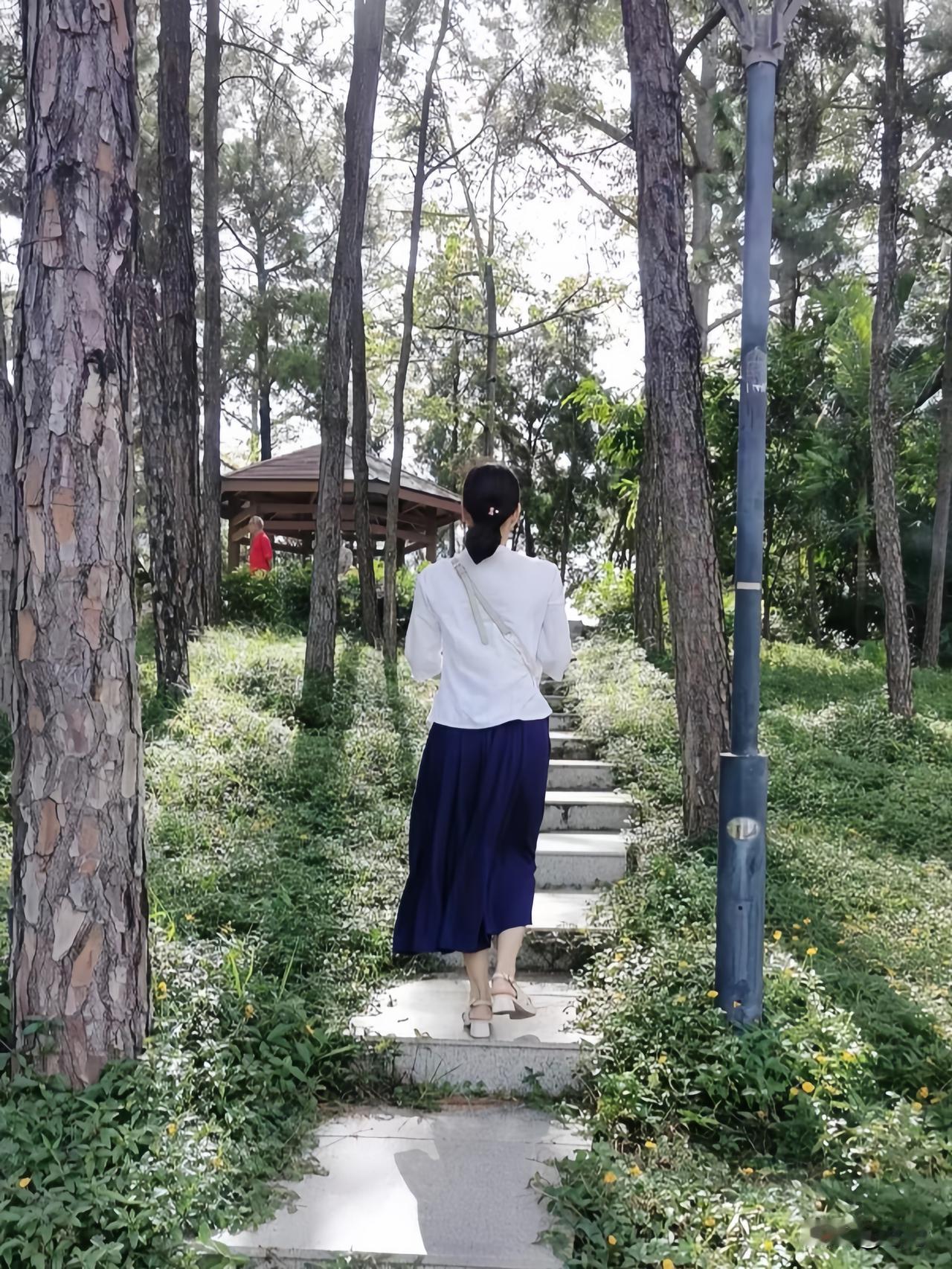 人这一辈子，要闯这三关……第一关，送父母终老，尽孝尽善，送别牵挂，从此世间