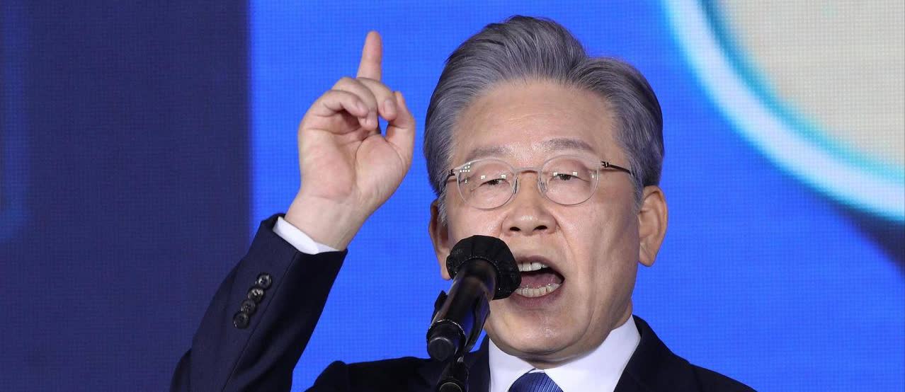 韩国人想不通，为什么他们那边反华反得震天响，我们中国人，却连眼皮都懒得抬一下？很