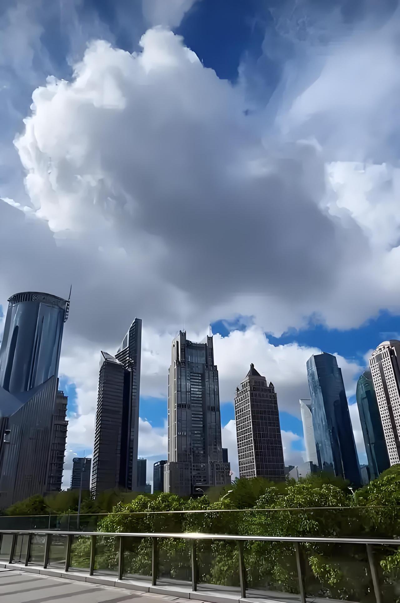 上海楼市凉透了！二手房13万套挂牌量压顶，徐汇、静安房价连跌，政策刺激都