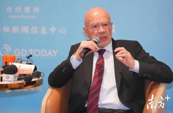笑死，一个英国老头一句话把美国干沉默了。他曾直言，一个依靠战争崛起、仅仅兴盛百余