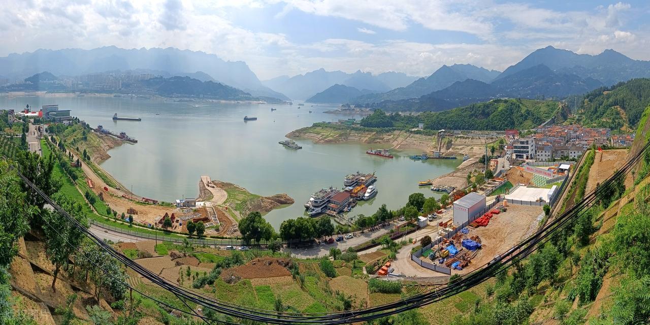 三峡又要开建了。772亿，这个数字搁那儿，头一眼看还以为是哪家科技公司的市值