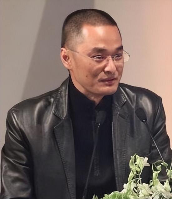 身家8亿的冯唐谈“人际关系”，一针见血：“只有穷人，才会痴迷技术；只有笨人，才会