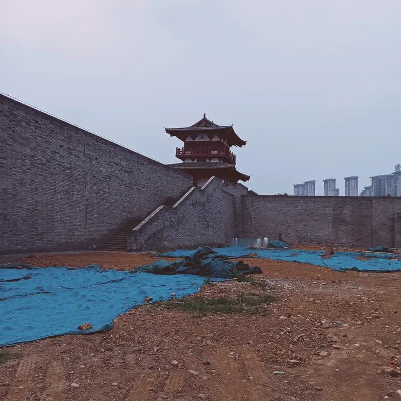 《三国志》无空城计记载，是后世小说加工；真正擅长以少胜多、巧设疑兵的是赵云。赵