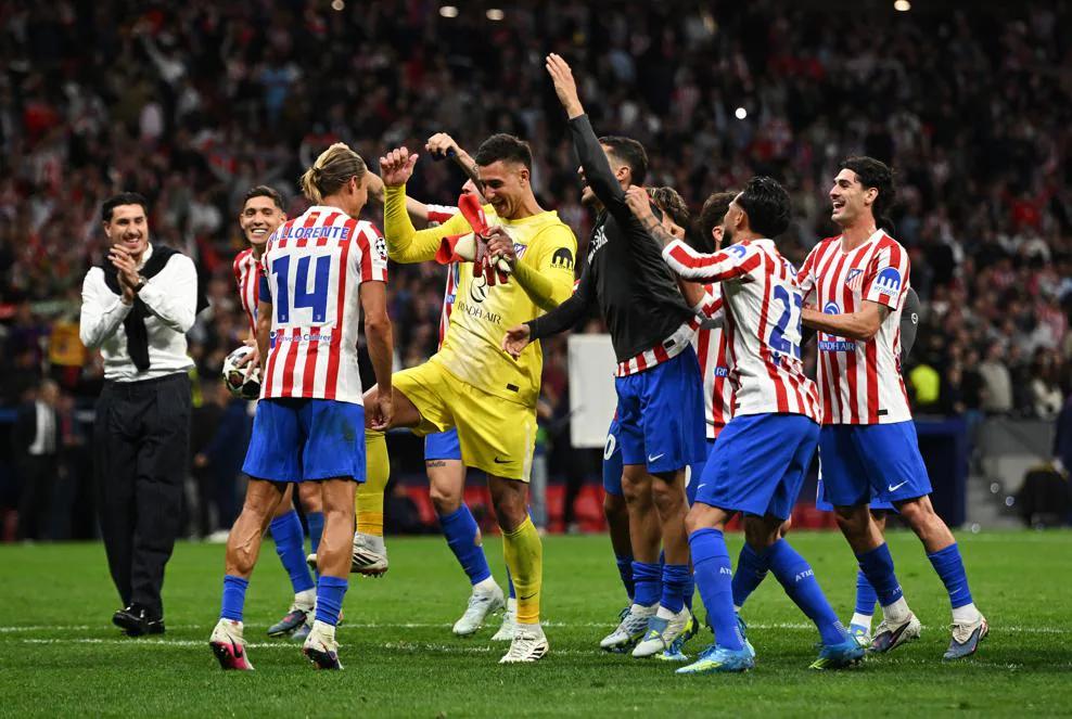 欧冠众生相！巴萨失落，亚马尔抱头难过，马竞和大巴黎全队激情庆祝！北京时间4