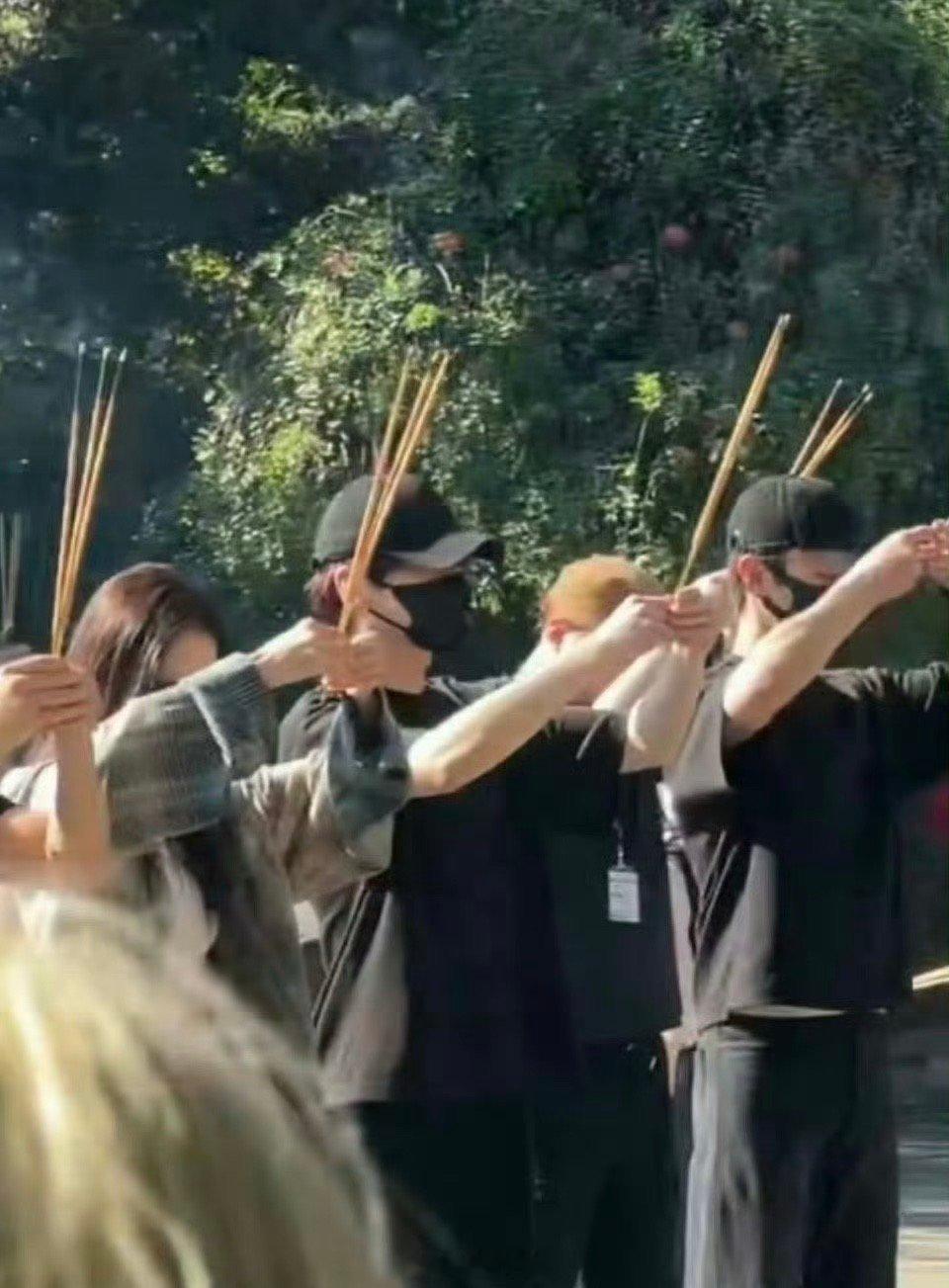 许凯许凯开机许凯今日正式开机期待新戏呀🙌