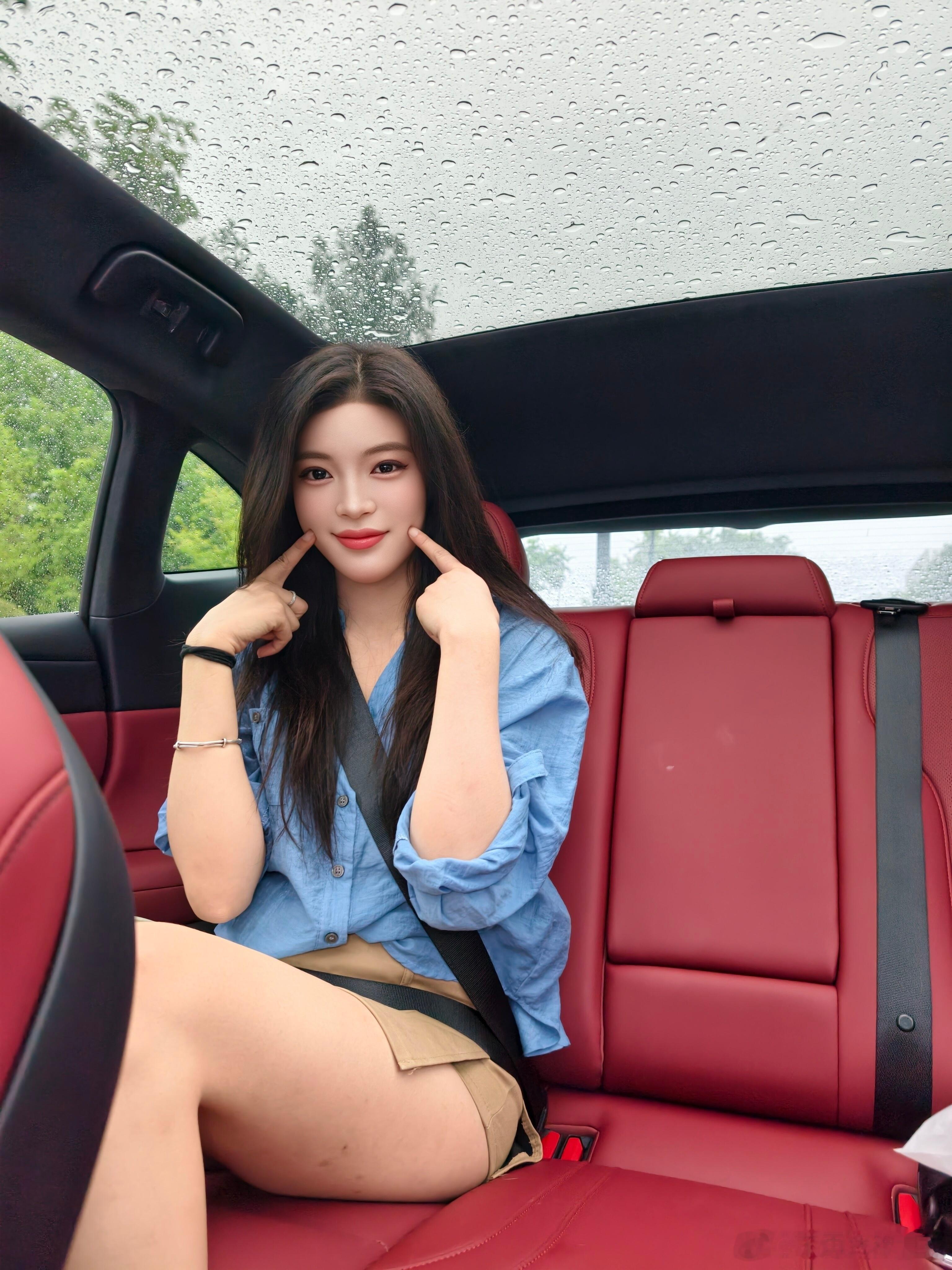 出发去提车，你们猜猜是什么车（小提示：纯电轿跑）