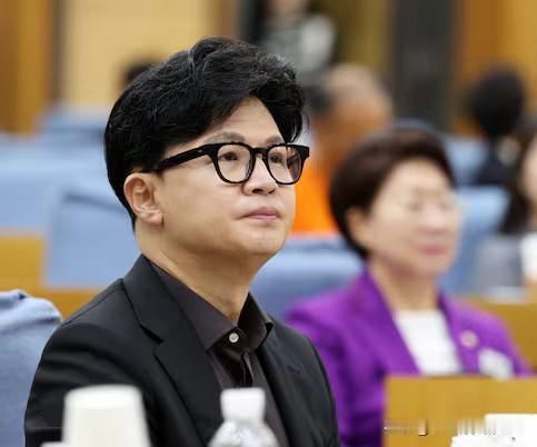 隔空交锋！李在明直播间线上征询楼市政策，韩东勋公开提出尖锐质疑16日，韩国无