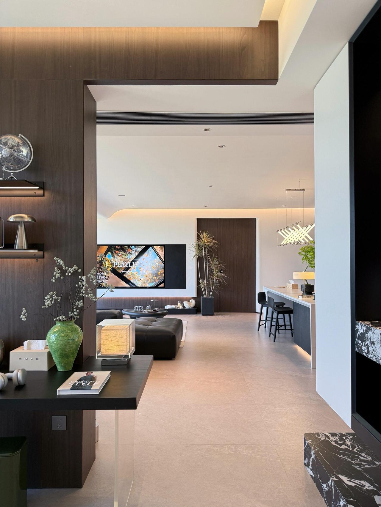 重庆，33岁，奋斗7年，终于有了自己的家，建面180m²，套内160m²江景房，