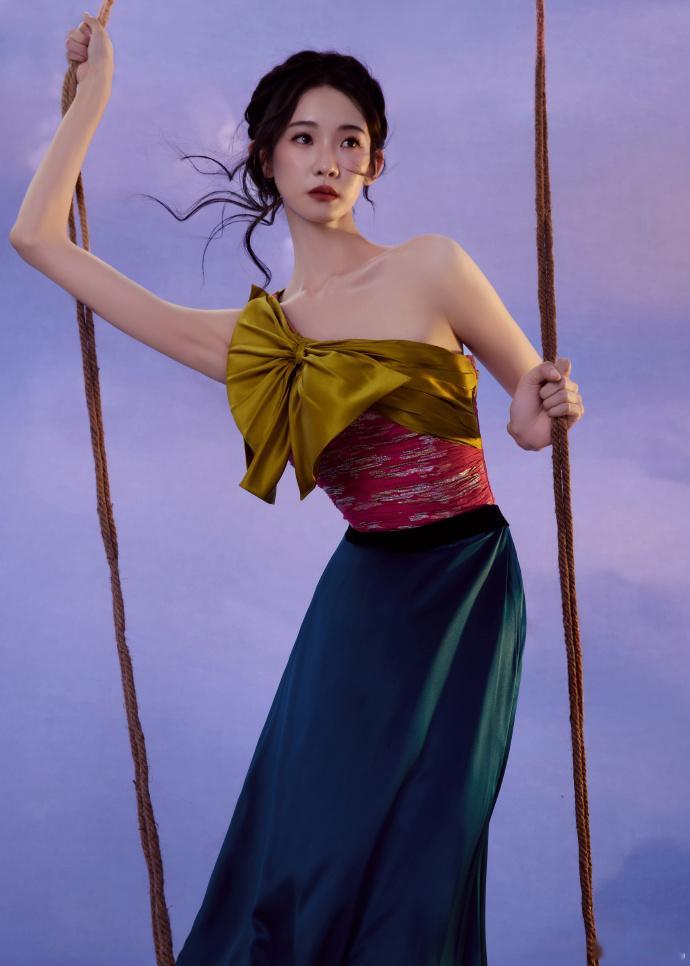 张艺凡ELLE风尚大典出图张艺凡好薄张艺凡ELLE风尚大典出图,张艺凡好薄,期