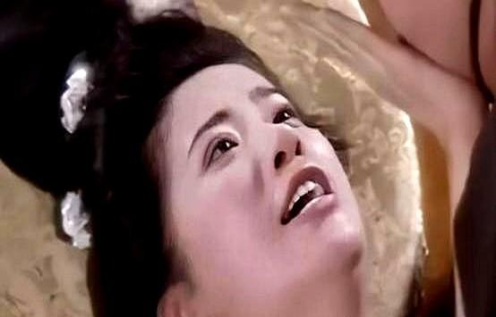 公元626年，李世民杀兄登基，迫近太子妃玳姬，索求无度。武德九年，玄武门