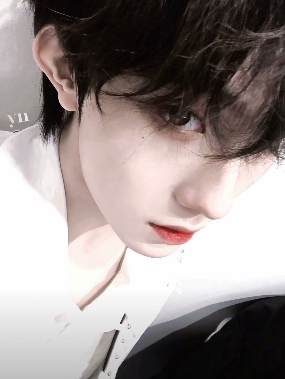 0000植物也有“寄生虫”。有些植物寄生在其他植物上，靠吸收被寄生的植物体内的营