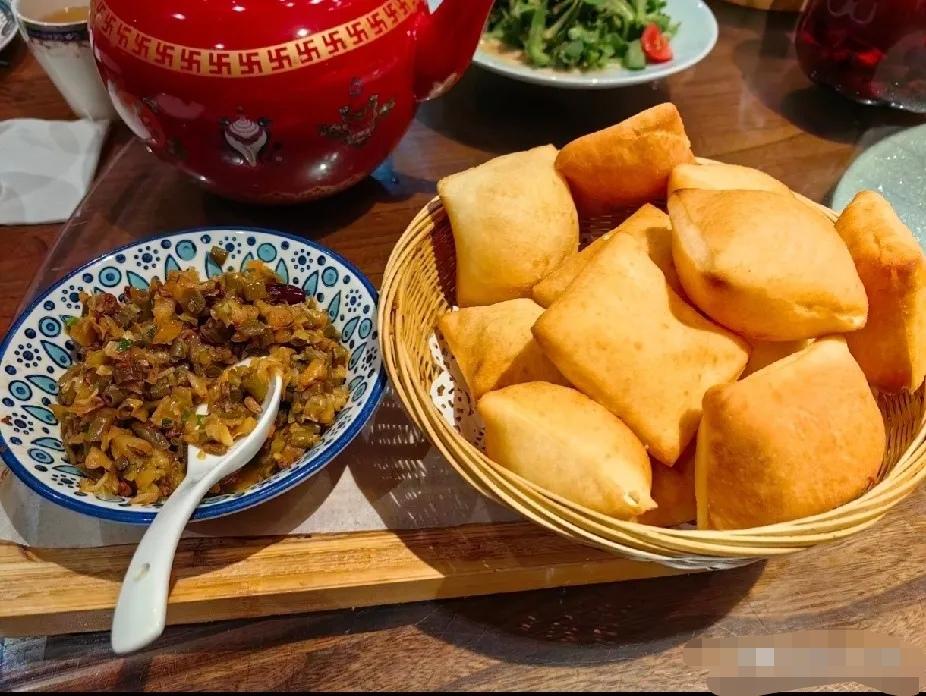 台山某农庄里，那桌拍桌子走人的退休老人，让我看透了3亿中国人的扎心真相。刚才