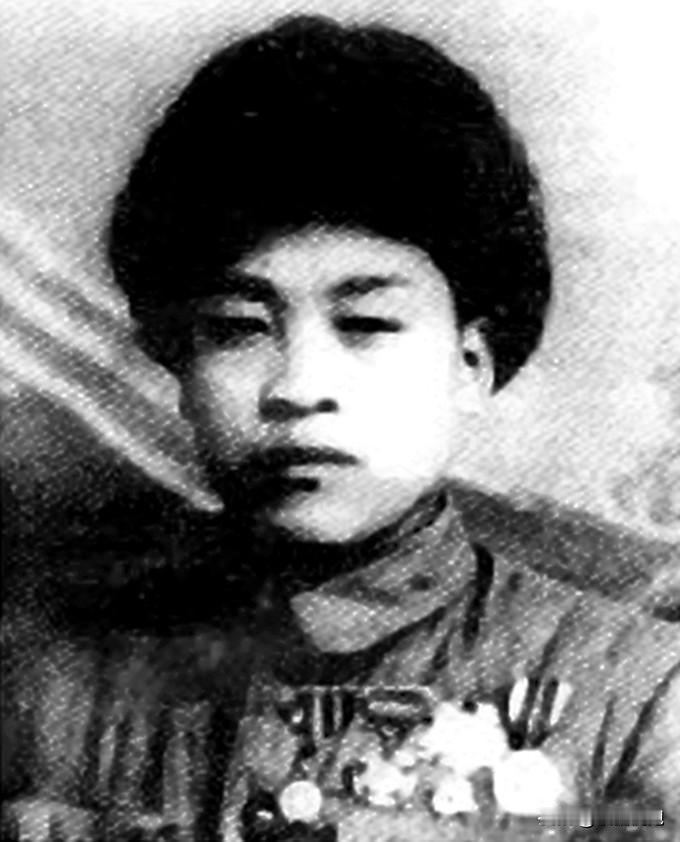 郑定富，1930年生于四川沐川，新民主主义青年团团员，志愿军第65军195师58