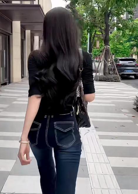 半生风雨走过，看透人情冷暖，终于懂得何为取舍。精简无用圈子，放下无端内耗，怀揣有