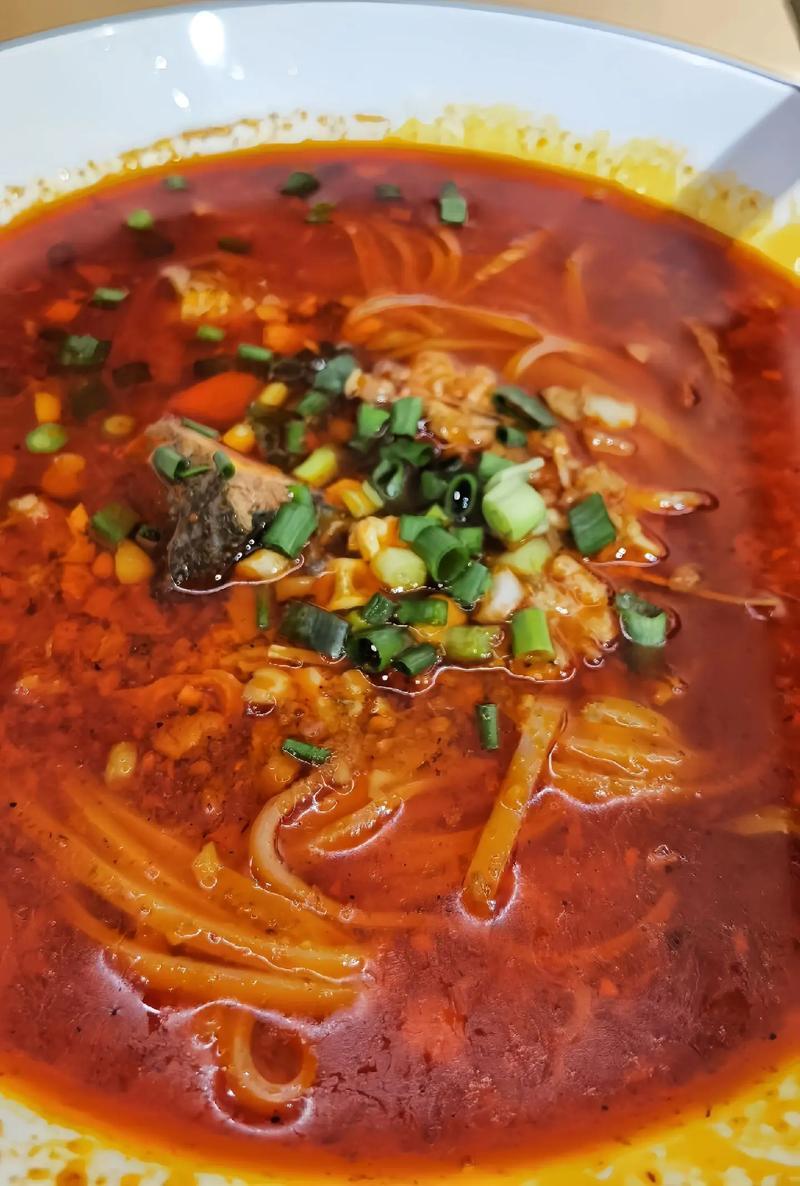 湖南郴州旅游，烟火味的早餐，您吃了吗？郴州早餐推荐：1、栖凤渡鱼粉、白露塘杀