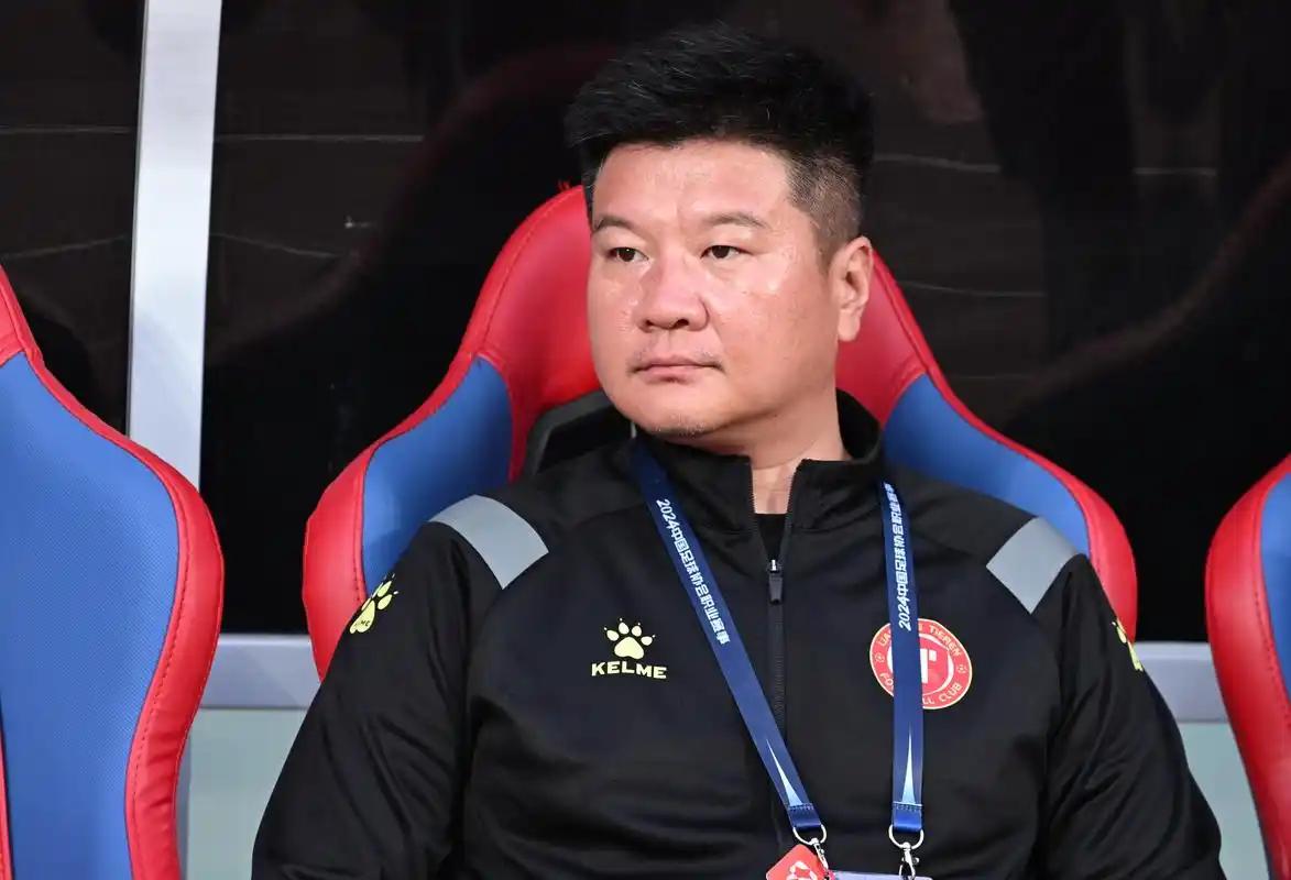 好家伙，一个亿砸下去，就听了个响儿？辽宁铁人这开局，真是让人看得哭笑不得。李金羽