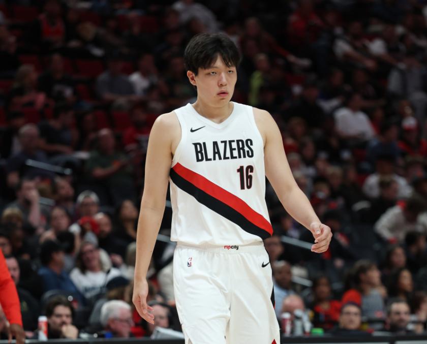 杨瀚森创中国男篮3项新纪录,姚明、易建联、王治郅都没有做到!杨瀚森参加NBA常