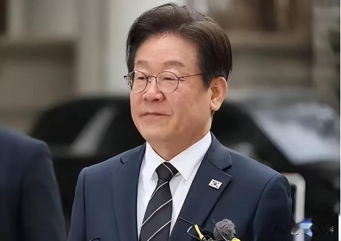 韩国商船硬闯霍尔木兹海峡！2026年5月20日讯，韩国现代商船集团旗下超大型原