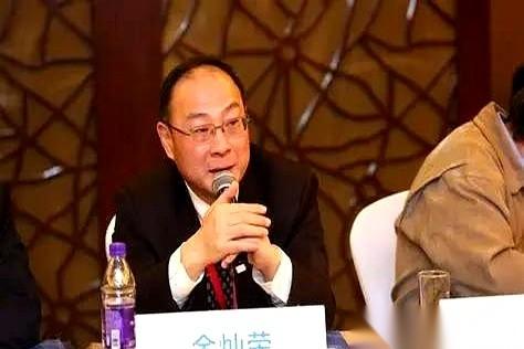 9月5日，向来爱聊国际大事的金灿荣，突然把目光转回国内，对着全社会喊了一句话：别
