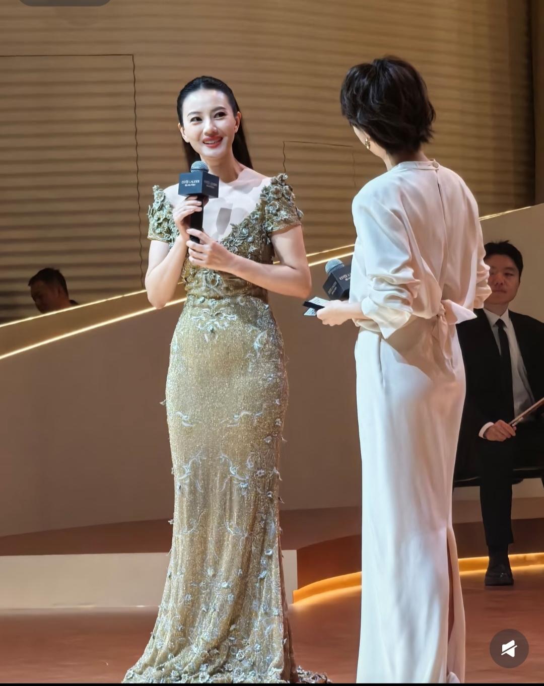 高圆圆，这发型好干练。